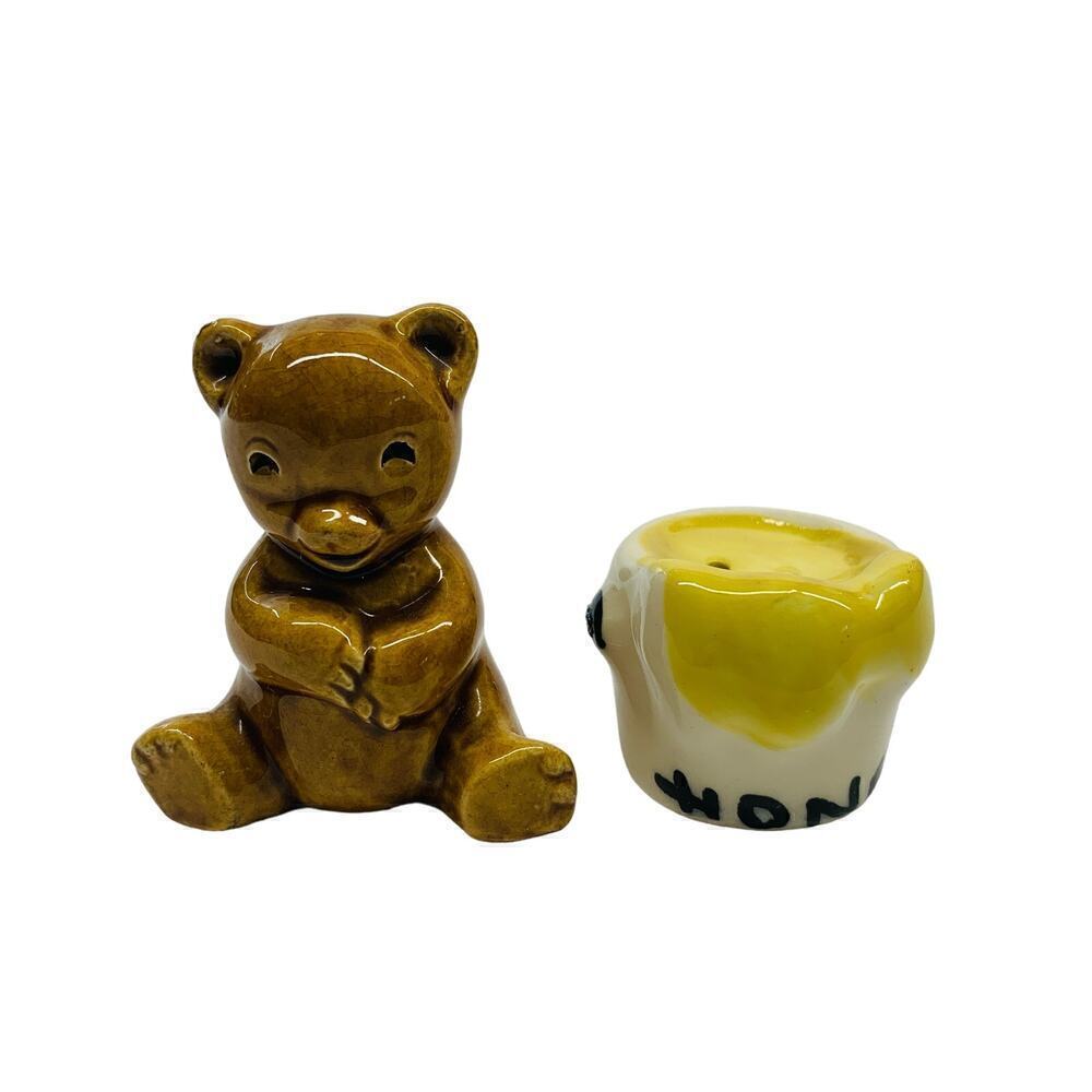 RARE! VTG Small Salt & Pepper Shaker Set Teddy Bear & Honey Pot Kitschy Cottage